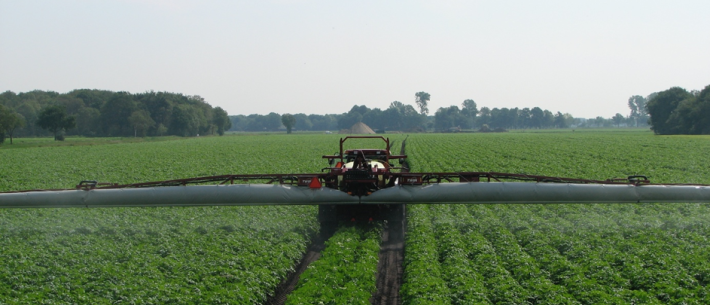 spuitmachine met luchtondersteuning