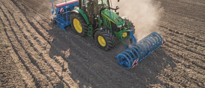 John Deere 6M