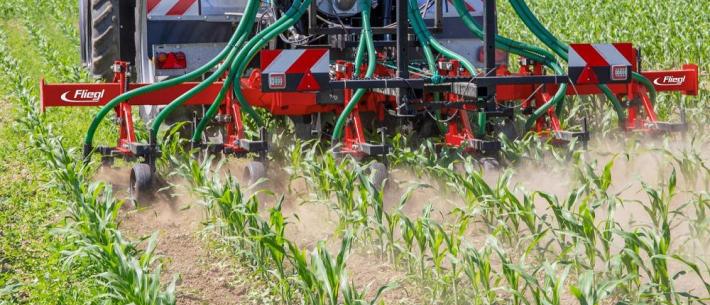 Fliegl Dexter bemester-schoffelcombinatie