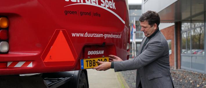 van der spek_ eerste kenteken_ 2020