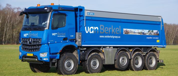 Veldhuizen Mercedes Arocs 10x8