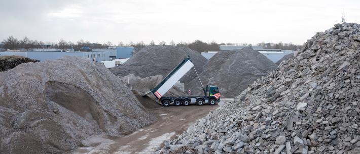 Volvo FM X-Light 10x4 extra lichte kippercombinatie