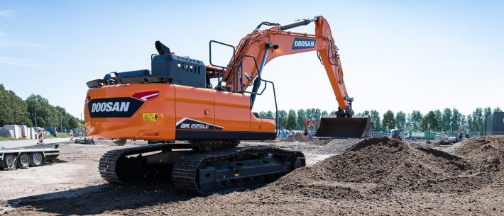 Doosan DX225 stage V rupsgraafmachine