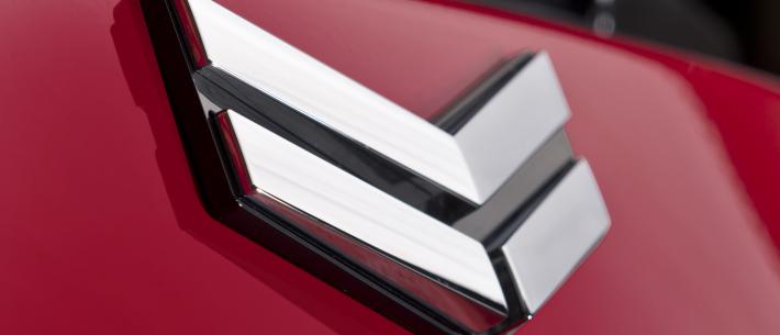 logo Yanmar in nieuwe rode kleur 