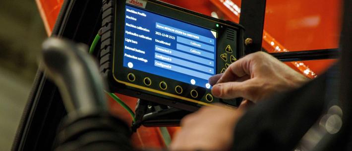 Leica machinebesturing op Hitachi 