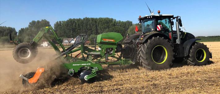Claas Axion 810, amazone 