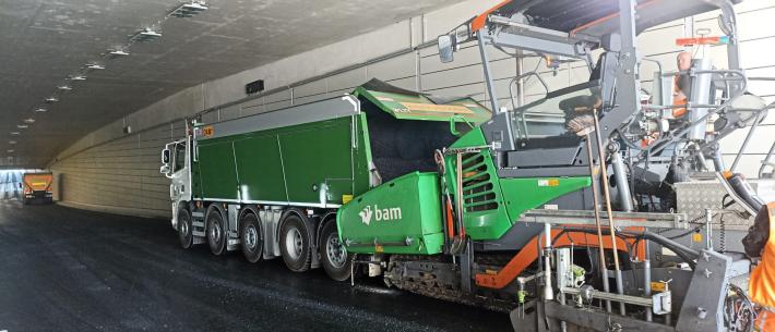 Veldhuizen DAF 10x2   met Fliegl afschuifbak 