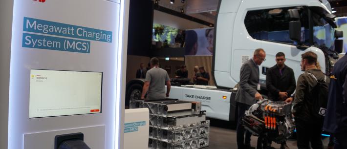 IAA snellader trucks 
