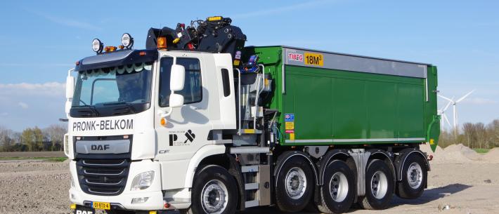 Veldhuizen DAF Quadro 10x4 met autolaadkraan 