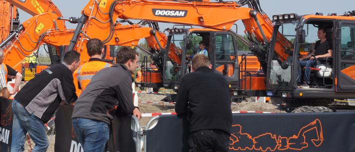 TKD, 2018, Doosan, draaien, machinist, medewerker