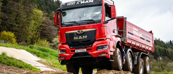 MAN bouwvoertuig met Ultimaax vering