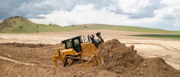 Cat D8 bulldozer 