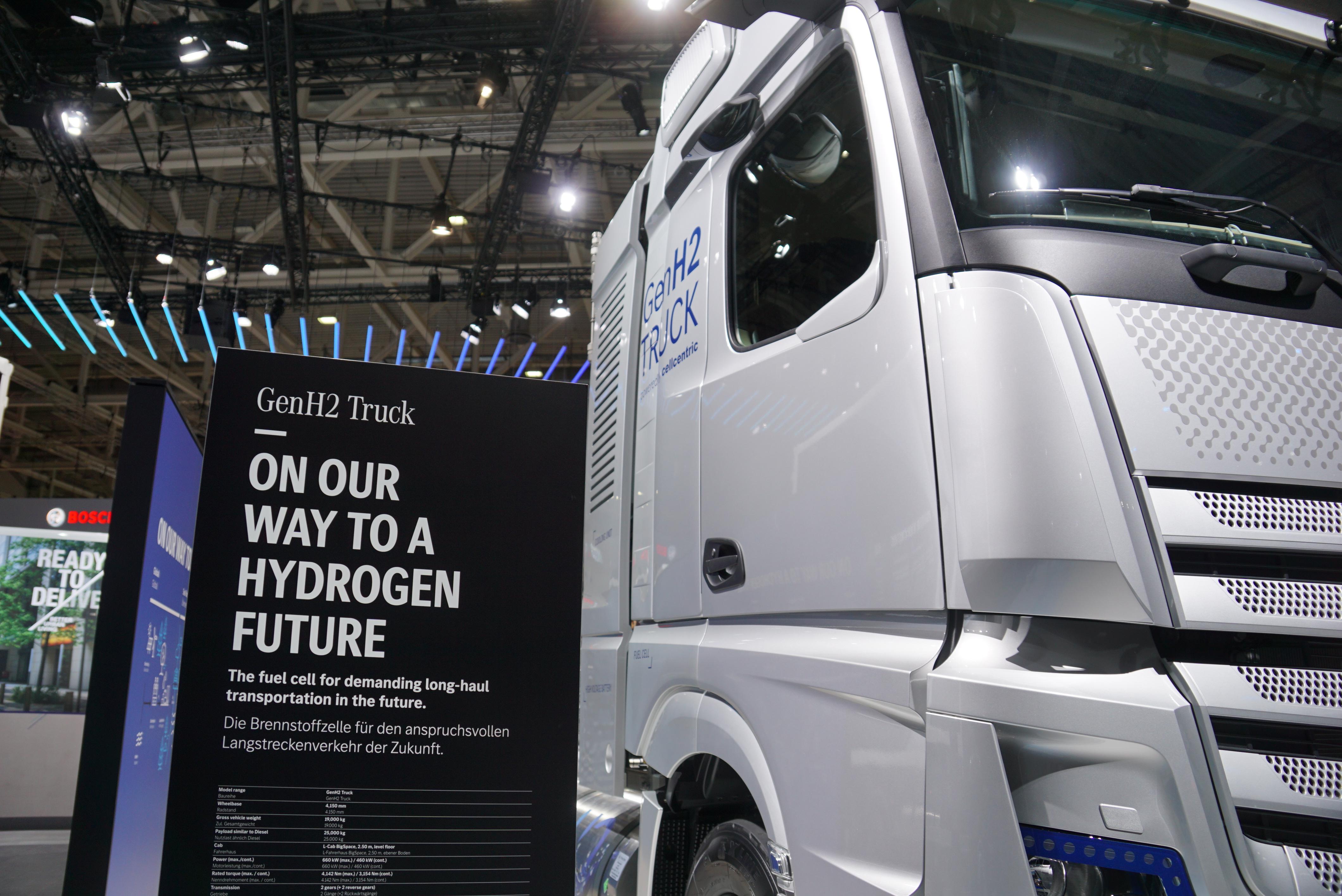 MB waterstoftruck 
