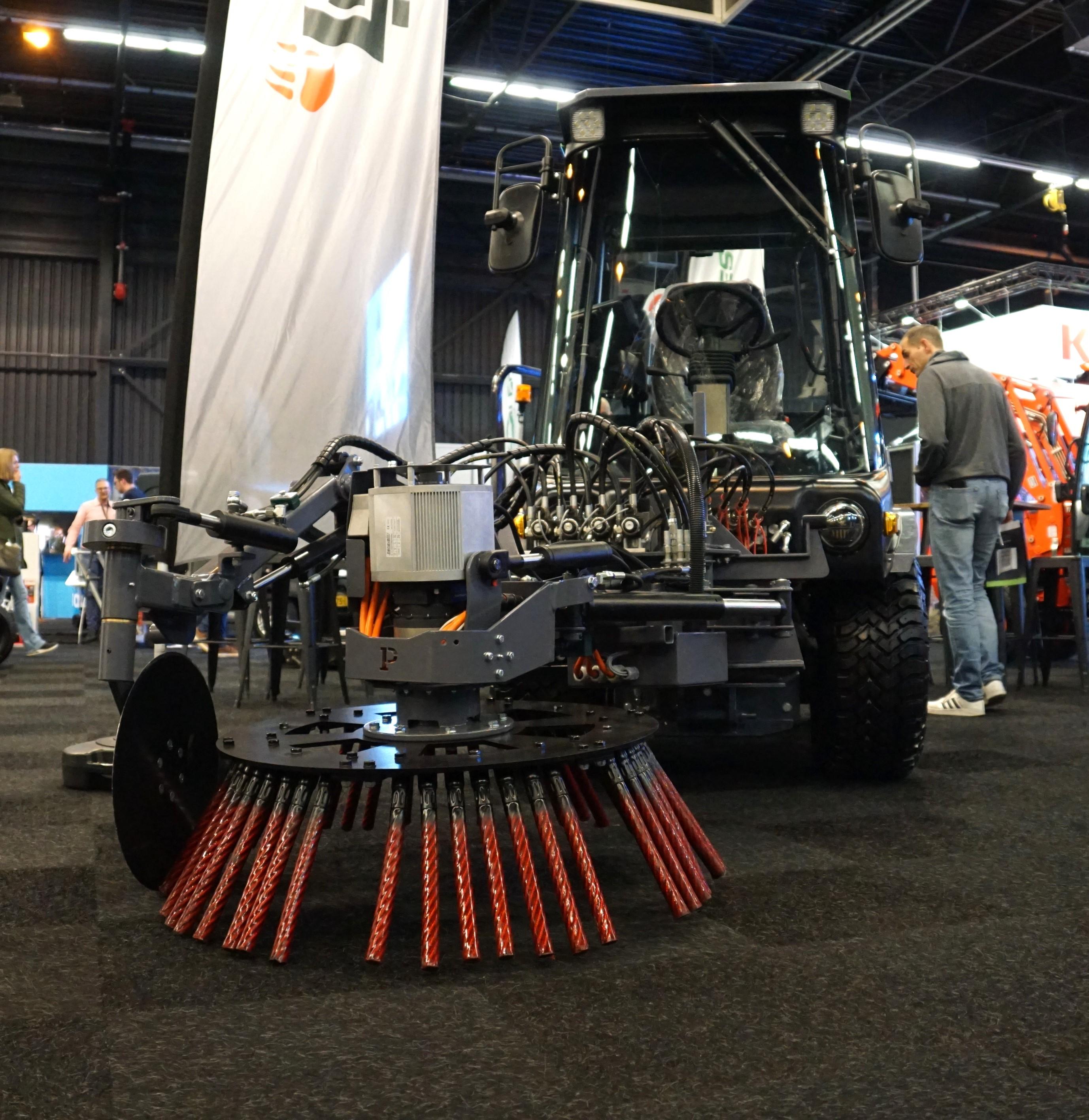 lm trac, onkruidborstel 
