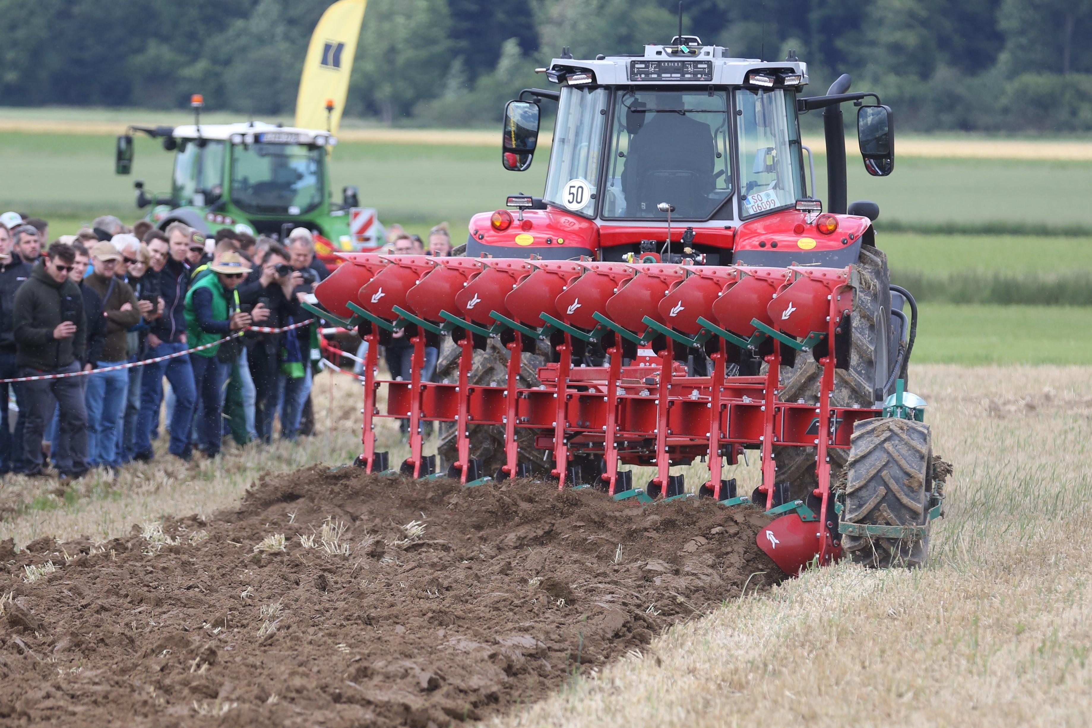 Kverneland Ecomat on land ploeg 