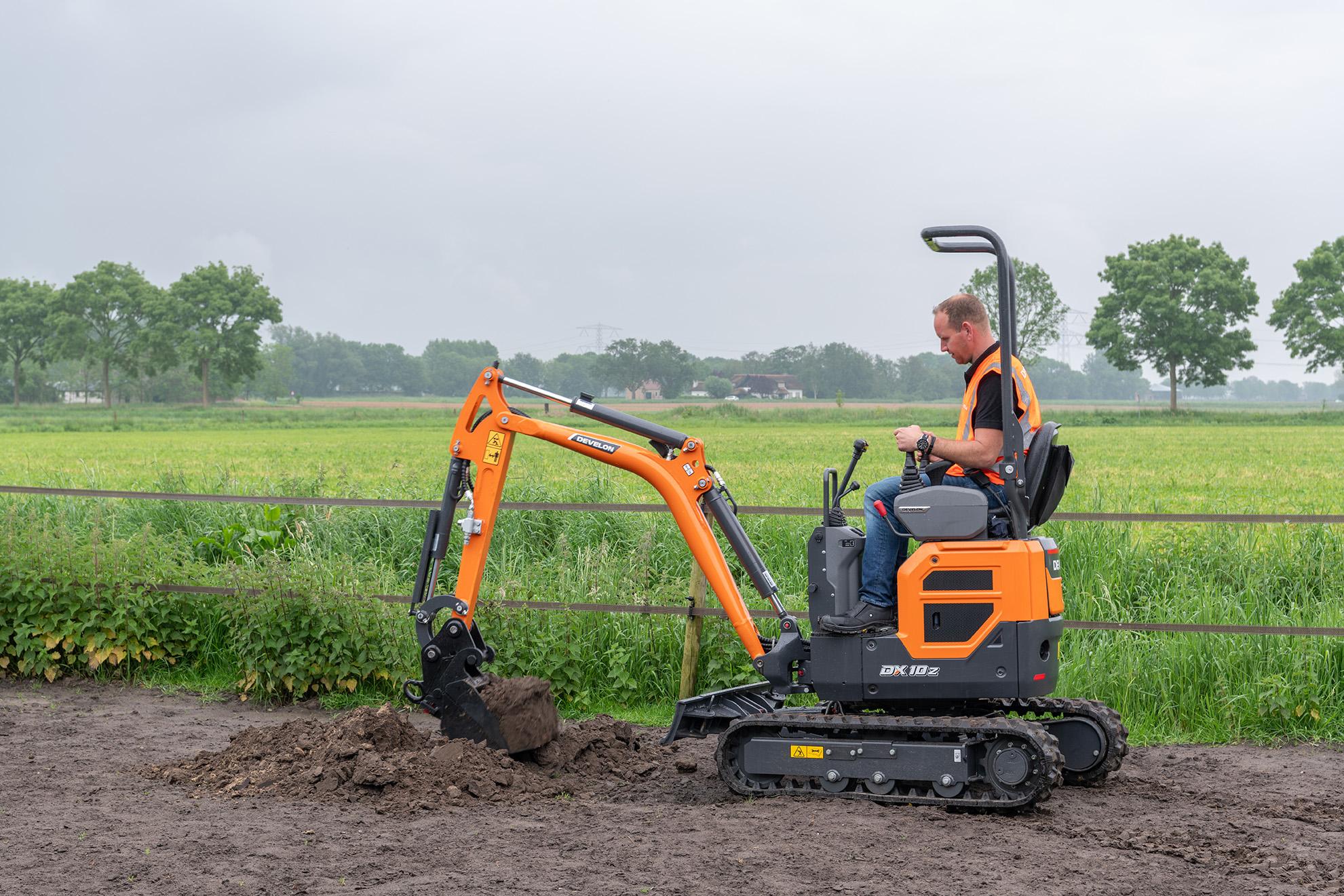 Develon DX10Z-7 minigraafmachine 