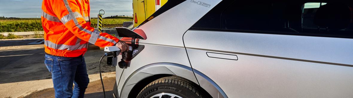 dura vermeer bouwkeet op elektrische auto 