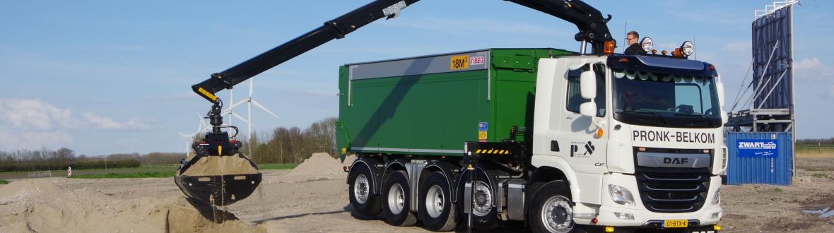 Veldhuizen DAF Quadro 10x4 met autolaadkraan 