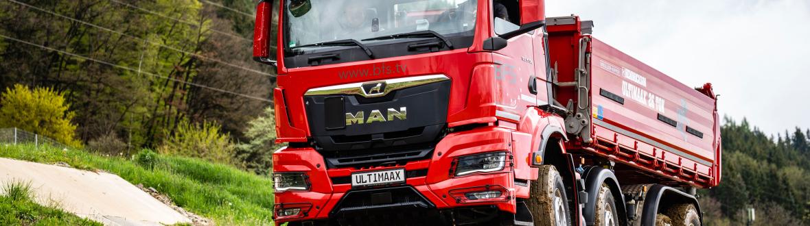 MAN bouwvoertuig met Ultimaax vering
