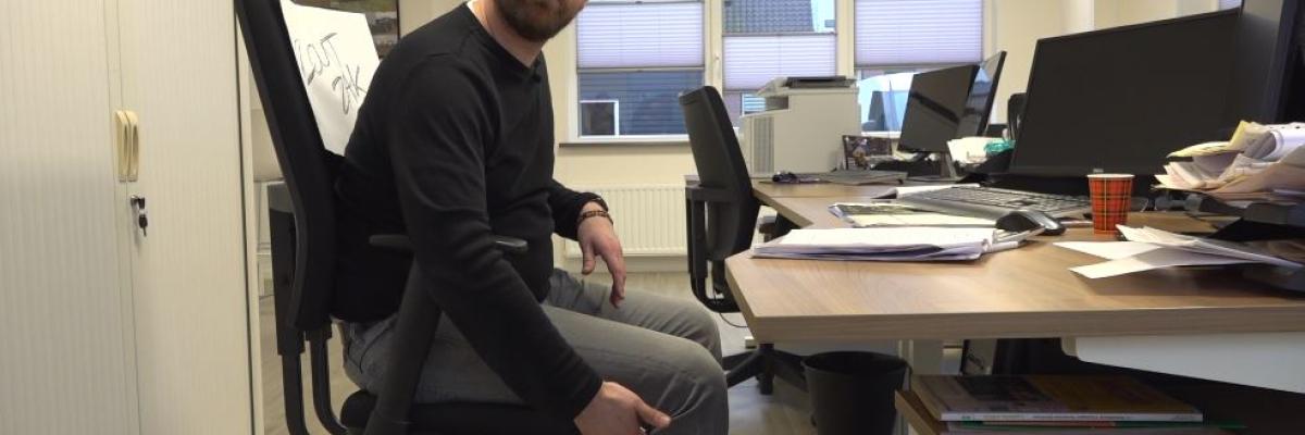 Still uit toolboxvideo kantoorstoel instellen