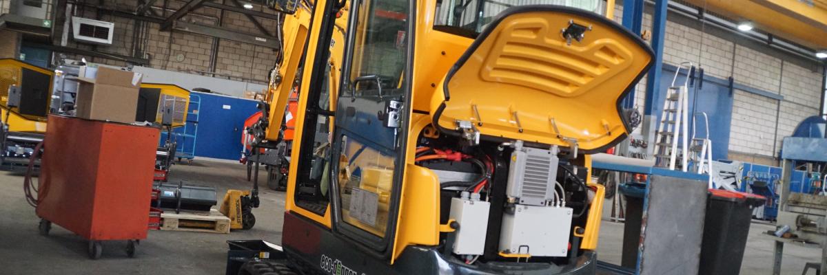 Bij Van der Spek worden inmiddels machines voor GMB Civiel, H4A en Van Leeuwen in de werkplaats gereedgemaakt
