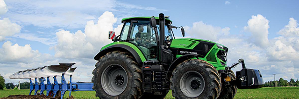 Deutz-Fahr 8280 aan t ploegen