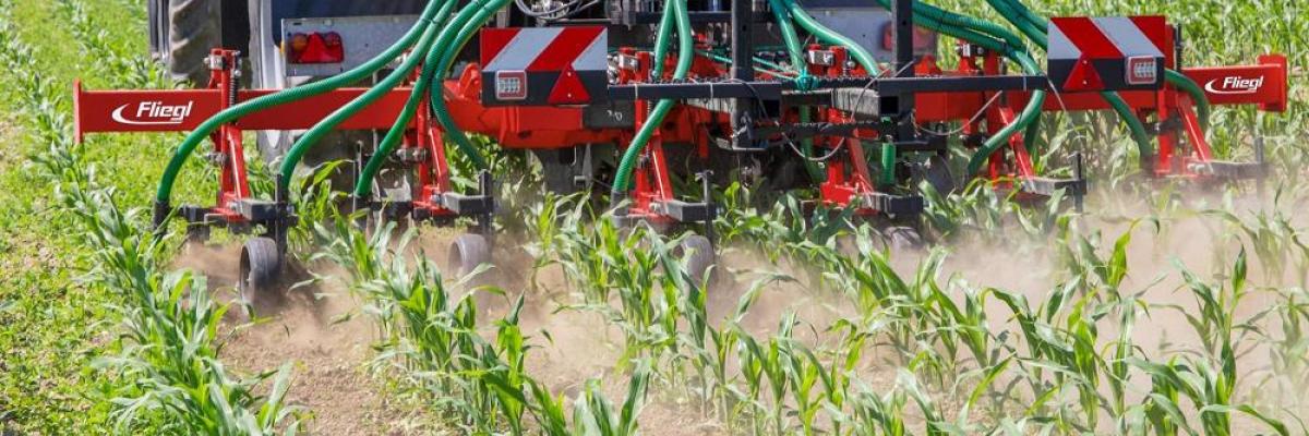 Fliegl Dexter bemester-schoffelcombinatie