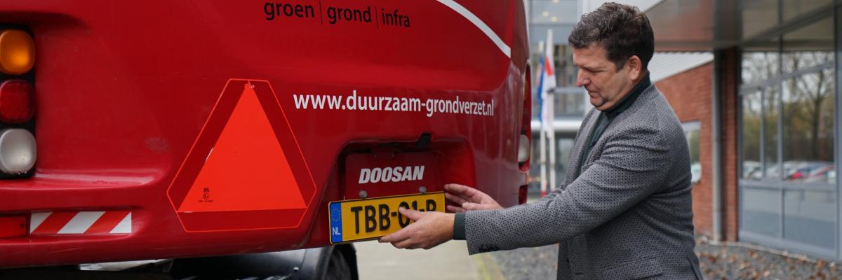van der spek_ eerste kenteken_ 2020