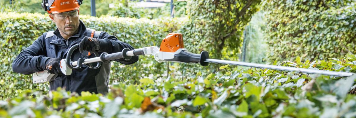 Stihl accuheggenscharen voor hoge heggen.
