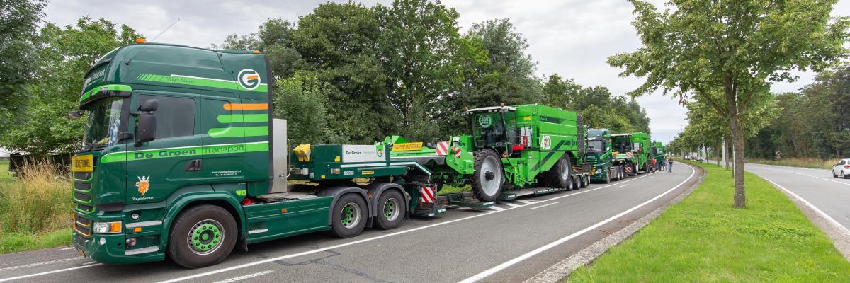 AVR Puma rooiers op transport