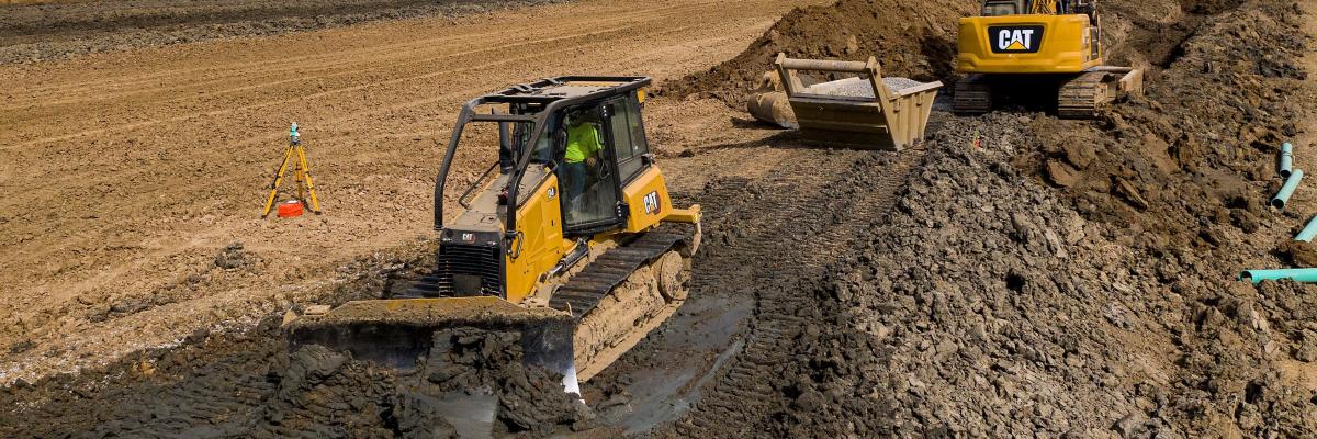 Cat D4 bulldozer 