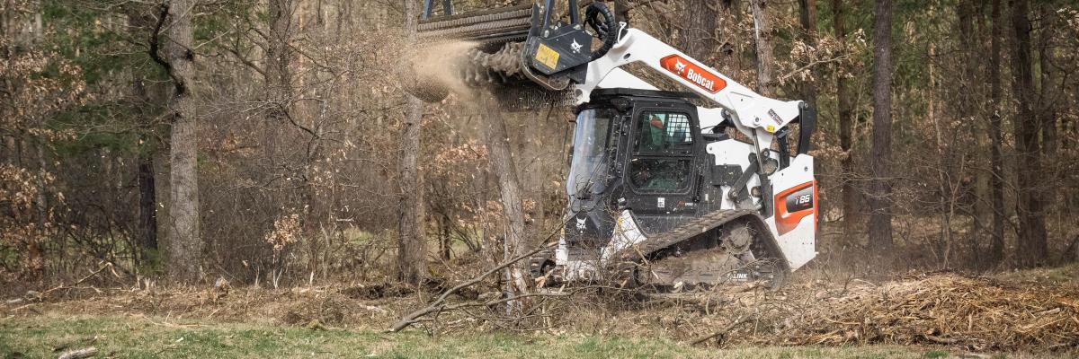bobcat T86 met boomfrees