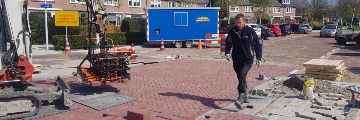 Van Oostrum, bestraten, straatwerk