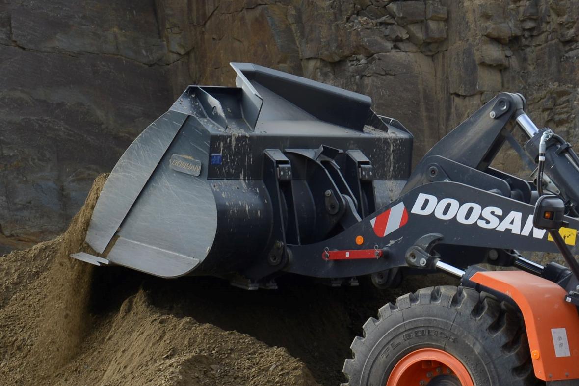 Doosan's nieuwe reeks laadbakken met inhouden van 2,0 tot 6,7 kubieke meter.