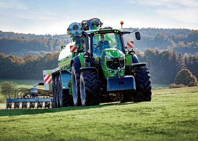 Deutz-Fahr 8280 mest uitrijden