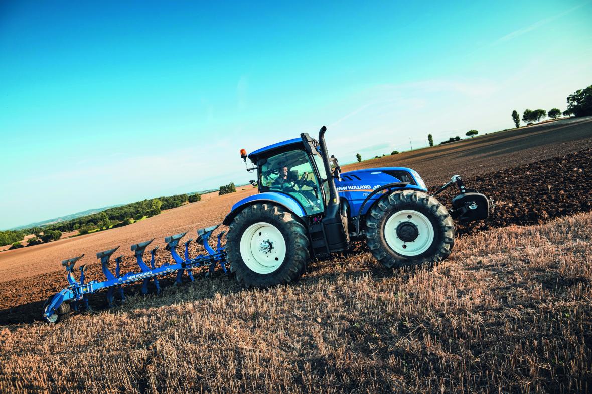 New Holland T6.160 aan te ploegen