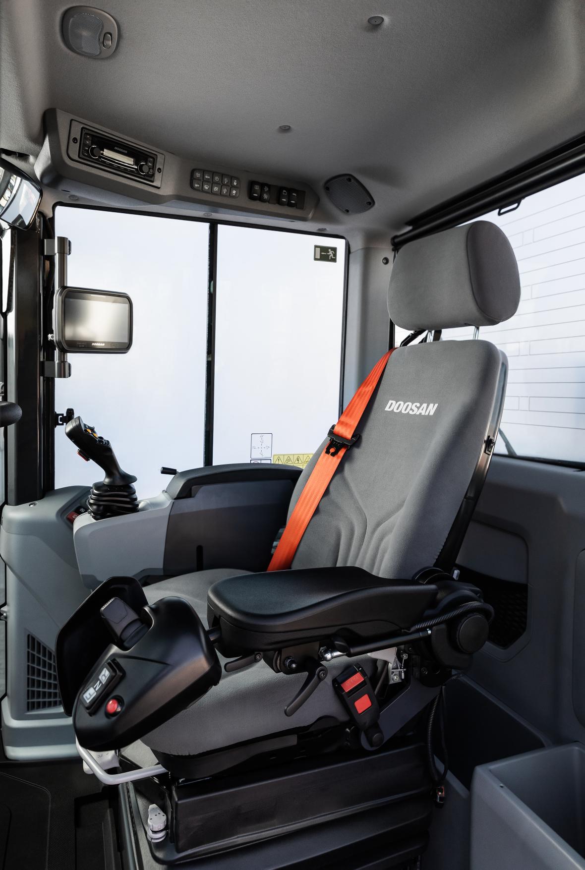 doosan DW-7 wiellader cabine 