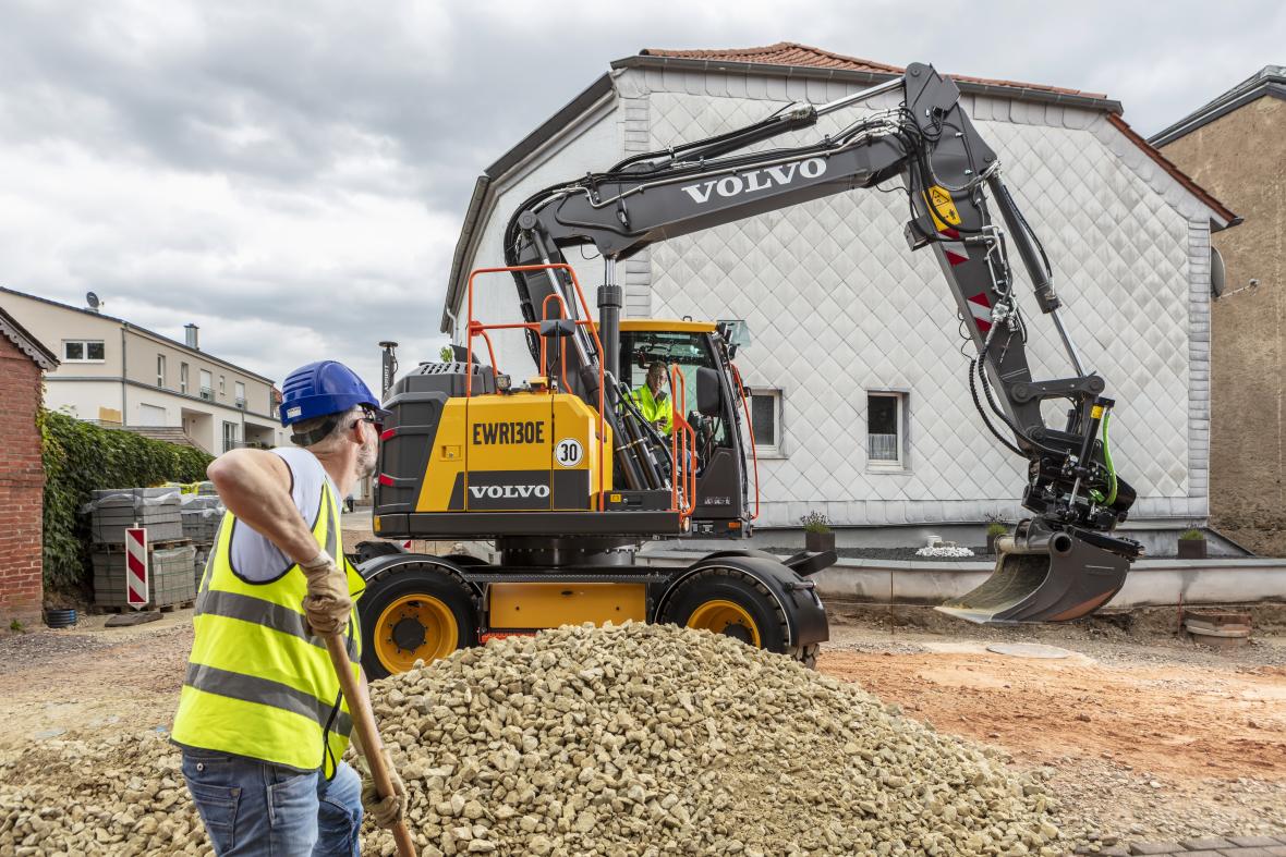 Volvo EWX 130 mobiele graafmachine