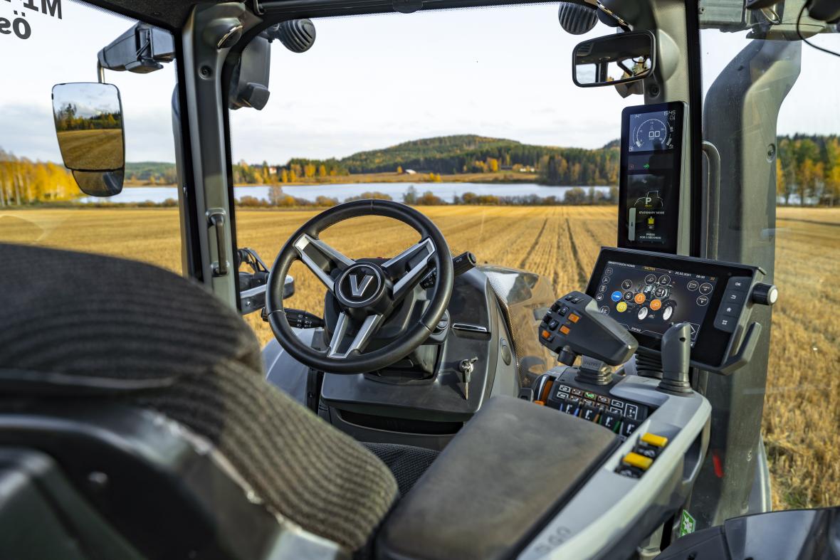 Valtra N en T stage V cabineinterieur