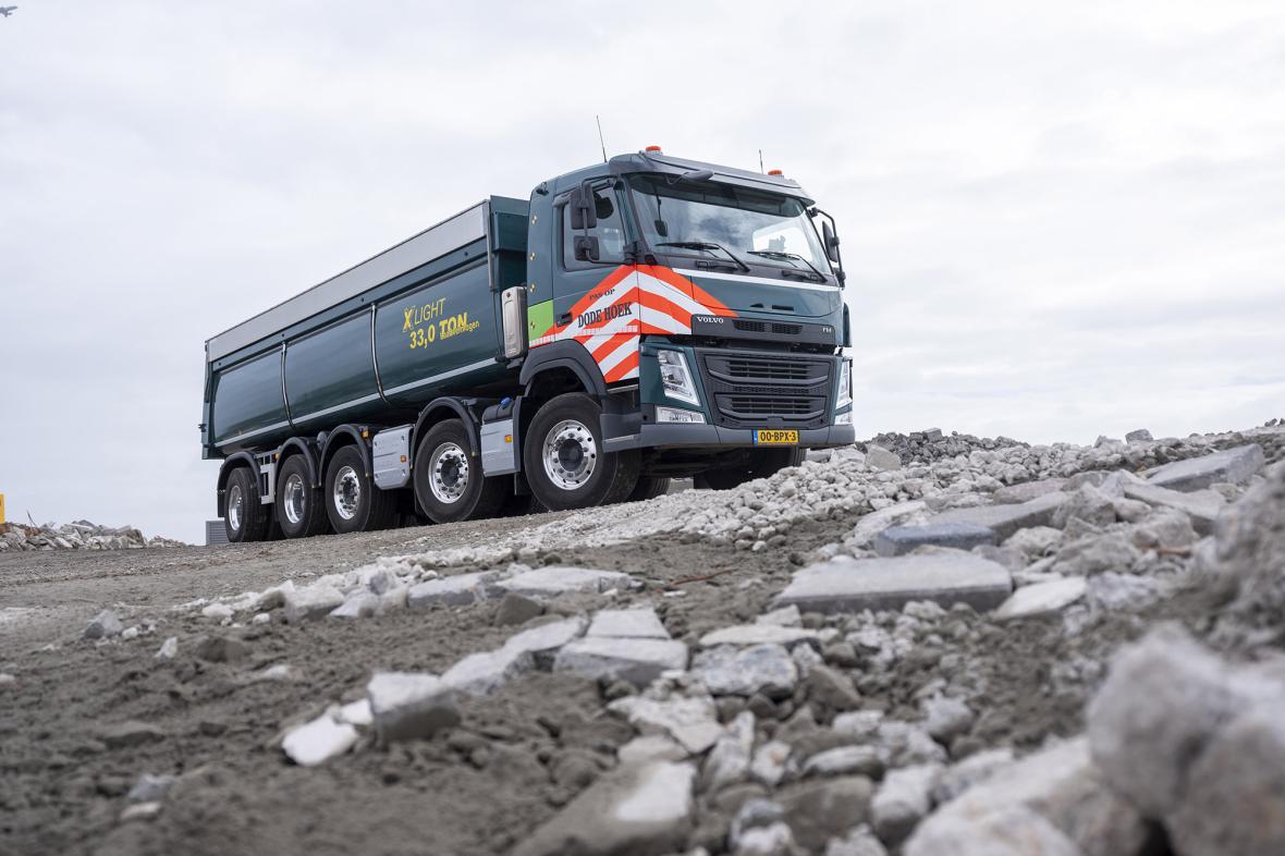 Volvo FM-X light 10x4 truck 