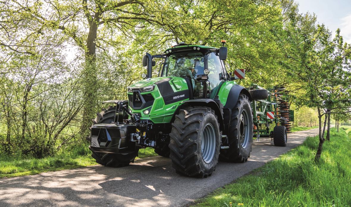 Deutz Fahr 7 serie TTV transport 