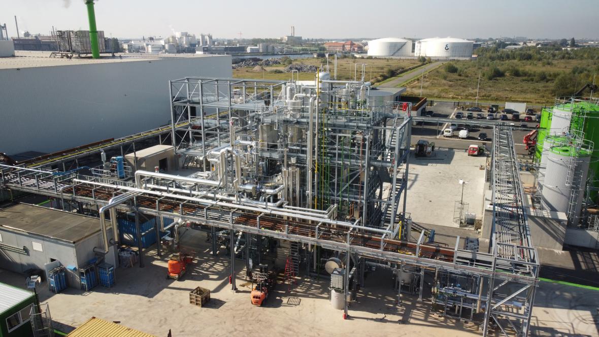Fabriek Mourik dat plastic recycled tot olie.