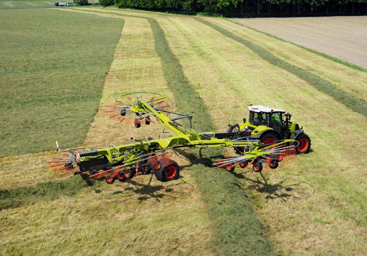 claas liner hark op kopeind