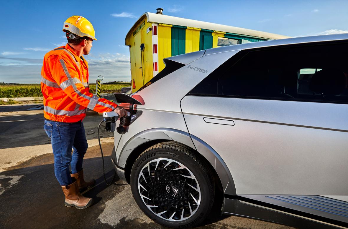 dura vermeer bouwkeet op elektrische auto 