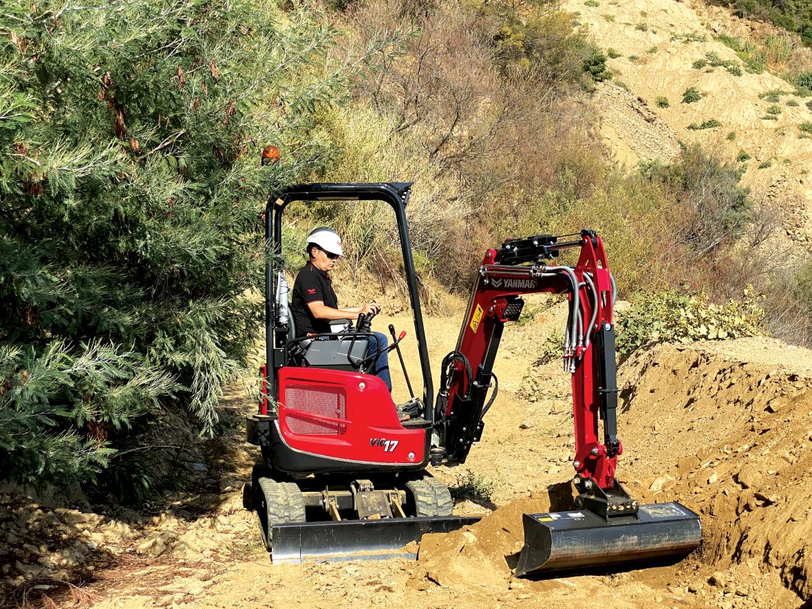 Yanmar CE in nieuwe rode kleur 