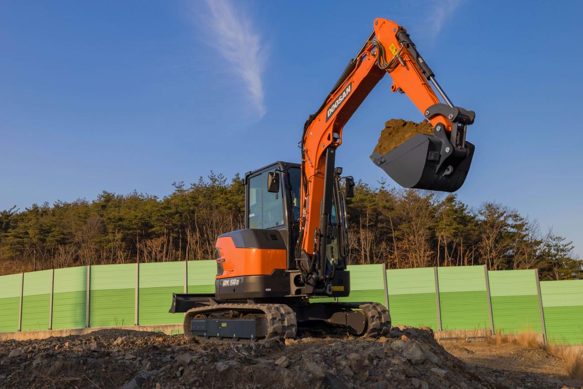 doosan DX 50 minigraafmachine 