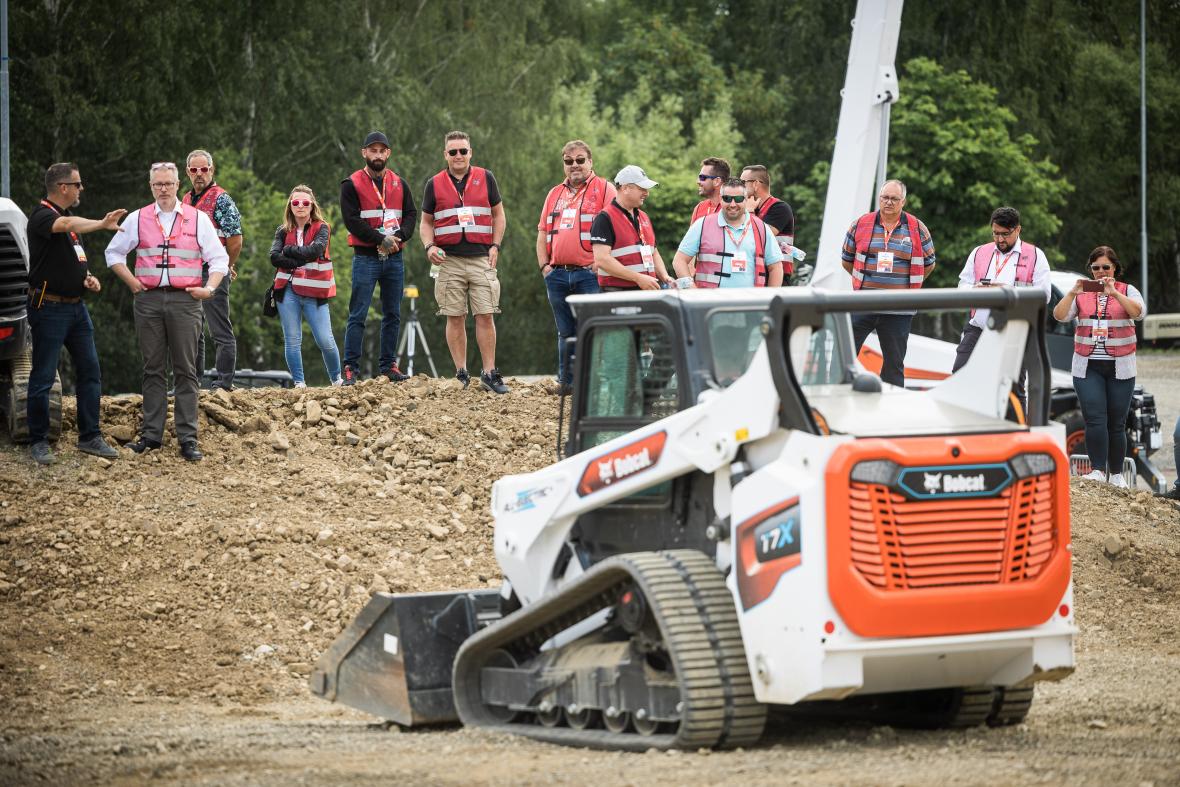 bobcat T7 electric schranklader 