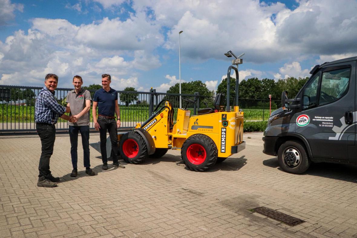 Nederlandse Machine Maatschappij bv - Knikmops 