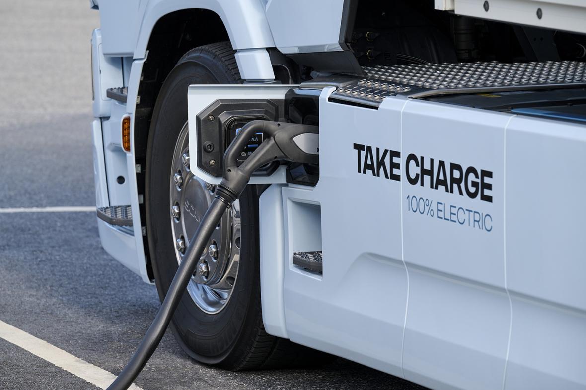 bijladen elektrische scania truck