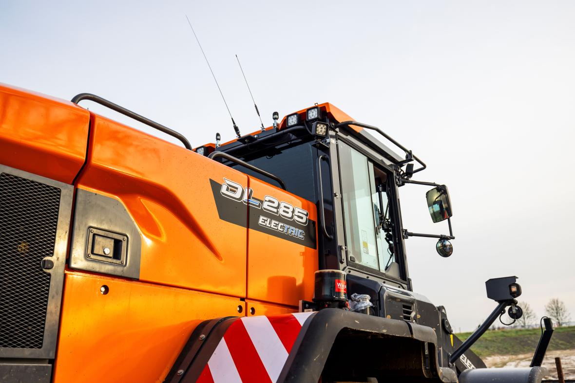 Staad DL 286 electric wiellader